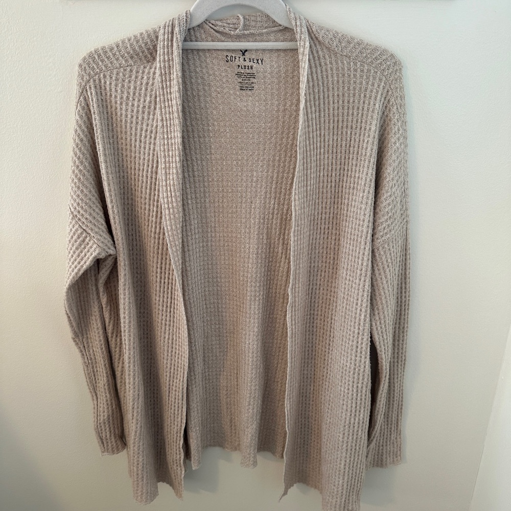 American Eagle Beige Cardigan Size Small